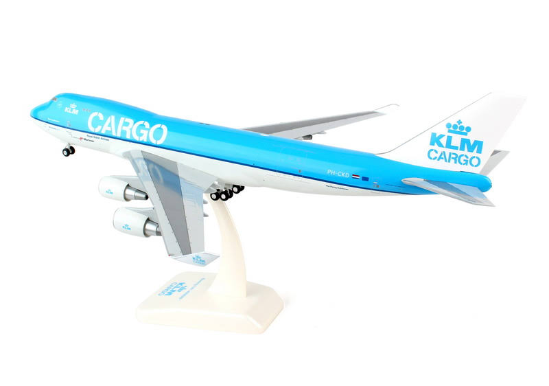 1/200 Boeing 747-400ERF A635