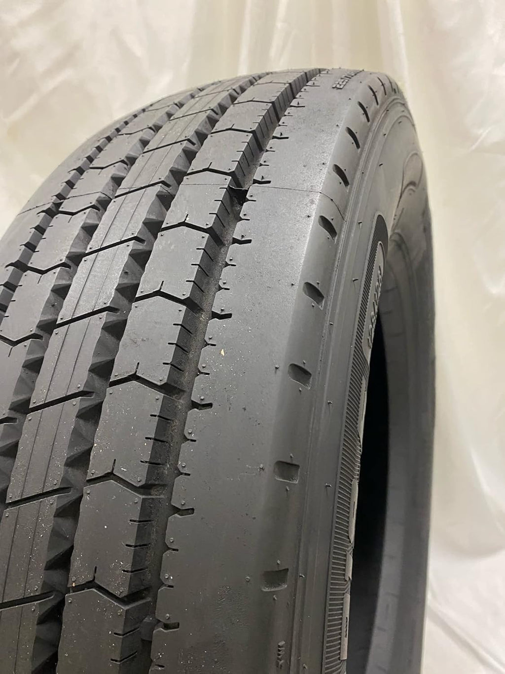 245/70R19.5 14 Ply Steer Tire X79102
