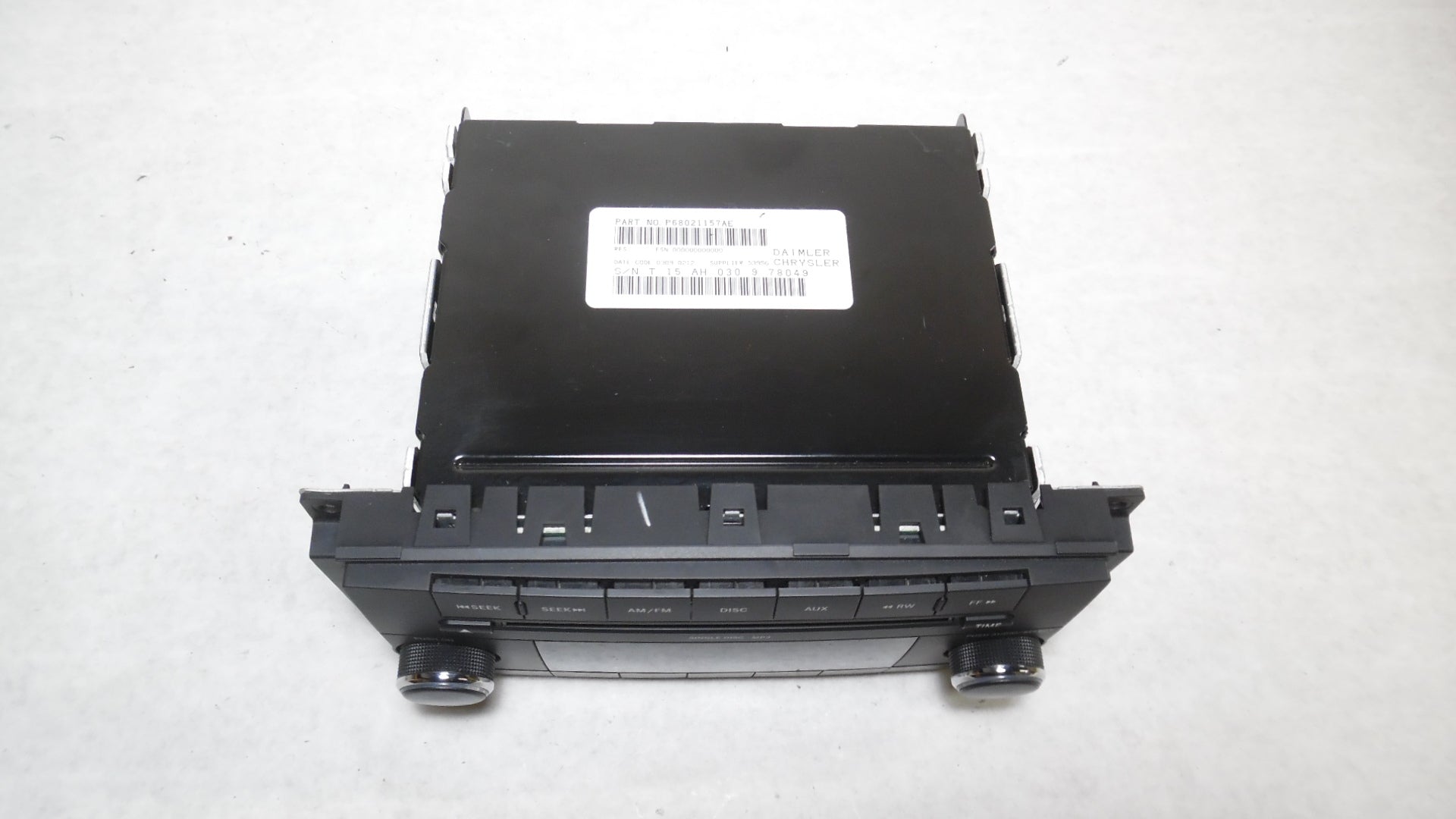 Pre-Owned 2009 2010 2011 Dodge Caravan CD MP3 Player Radio Receiver X711627